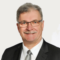 Porträtfoto von Helmut Dietz